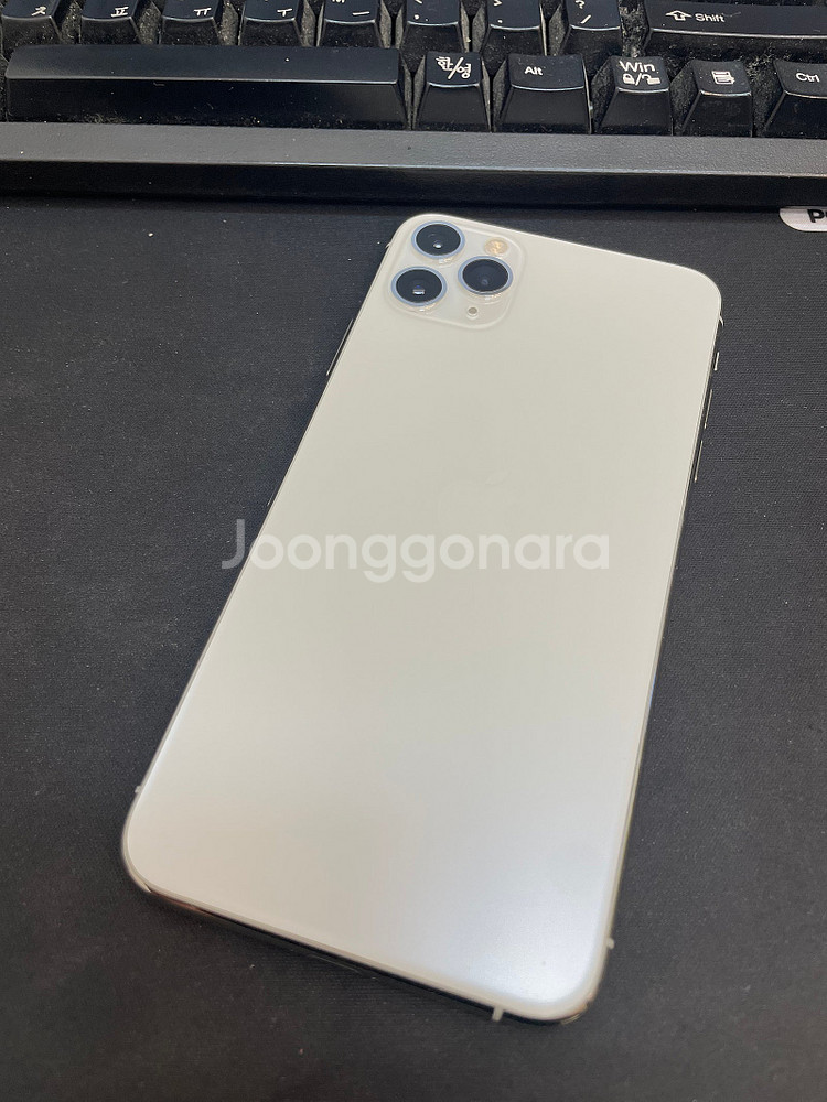 아이폰11프로맥스 실버 256GB 상태좋은 중고32만5천팝니다--0