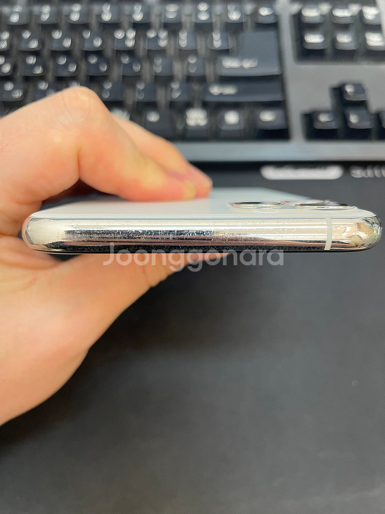 아이폰11프로맥스 실버 256GB 상태좋은 중고32만5천팝니다--2