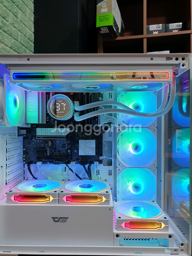 미사용 ) 9800X3D & RTX5070TI 컴퓨터--2