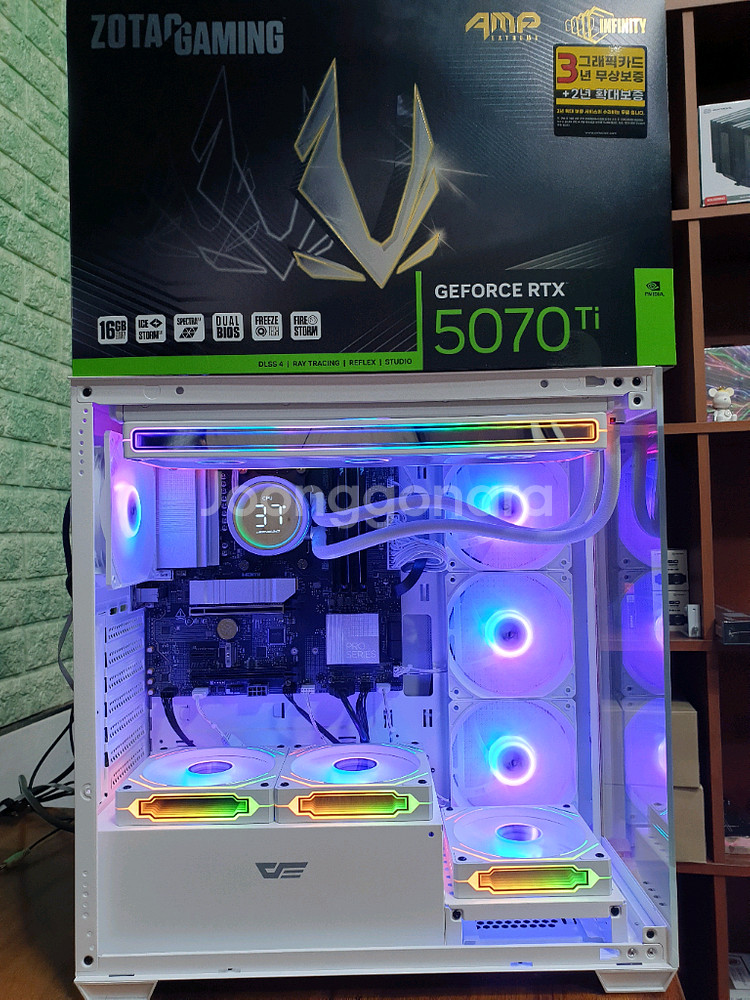 미사용 ) 9800X3D & RTX5070TI 컴퓨터--0