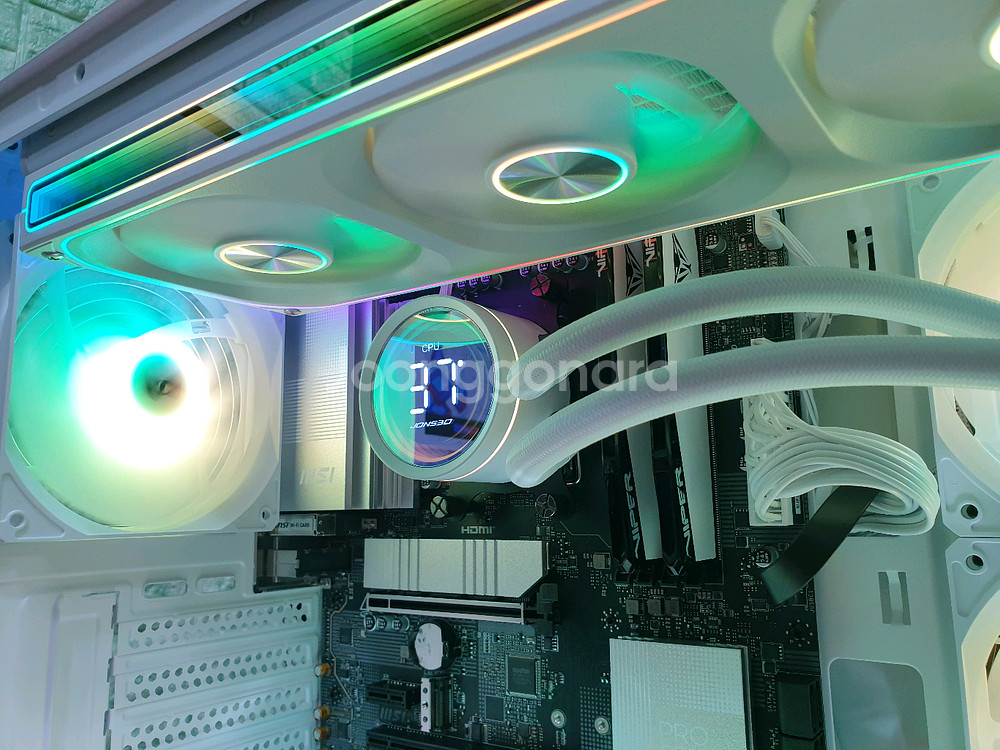 미사용 ) 9800X3D & RTX5070TI 컴퓨터--4