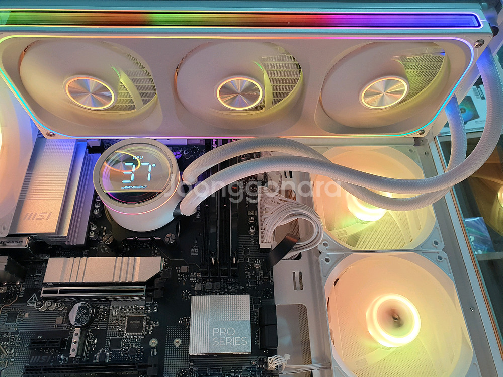 미사용 ) 9800X3D & RTX5070TI 컴퓨터--5