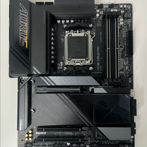 기가바이트 X870E AORUS PRO 메인보드