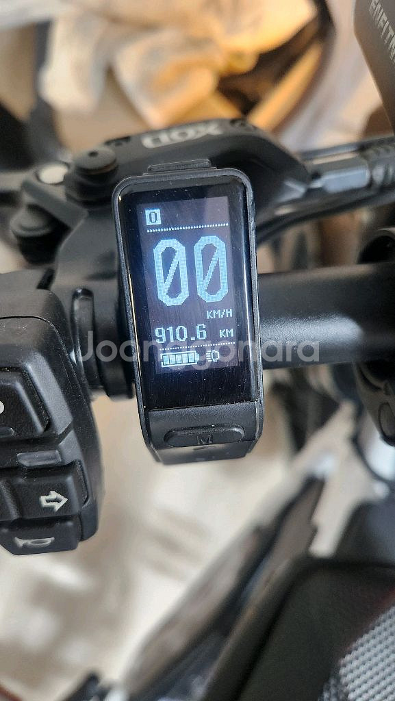 br3스크렘블러 화이트에디션 전기자전거--1