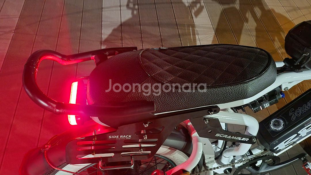 br3스크렘블러 화이트에디션 전기자전거--3