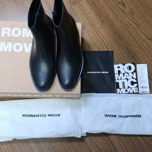 [새상품]로맨틱무브 뉴탐페레 집업부츠 260사이즈