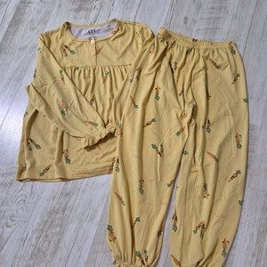 여아 긴팔잠옷 75사이즈(10T) 4벌