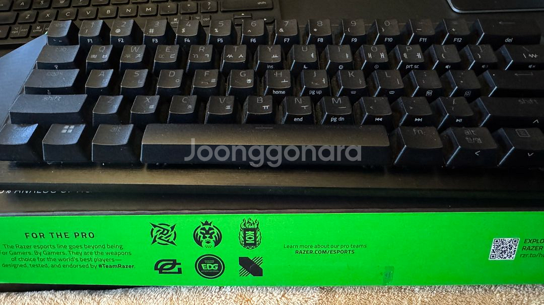 레이저 헌츠맨 V3 Pro Mini 키보드 + 팜레스트--1