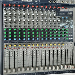 사운드크래프트 시그니처 16채널 믹서새것