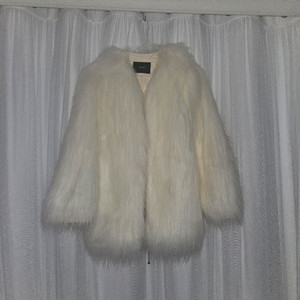 비이커 화이트 퍼자켓