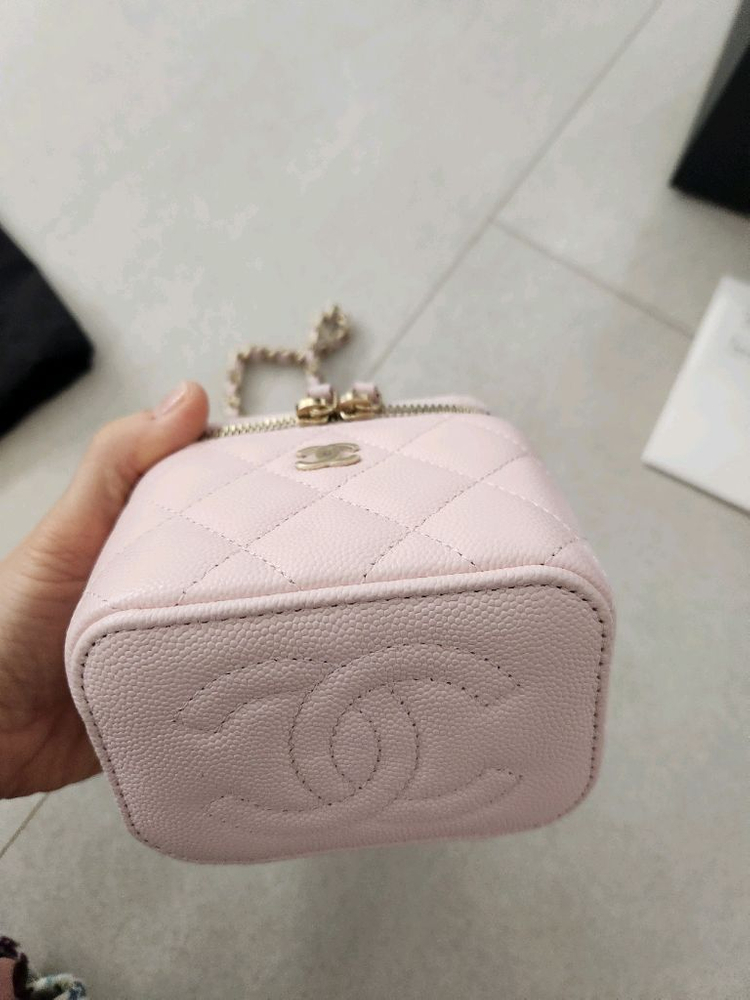 샤넬 베니티 미니백 이미지