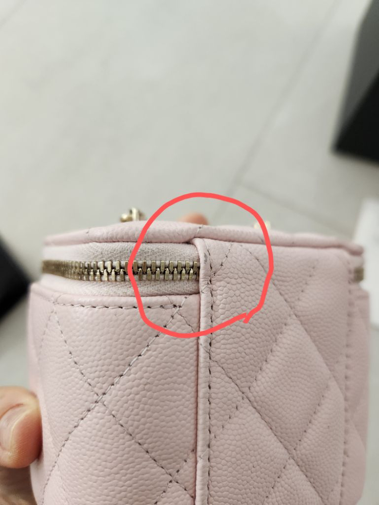 샤넬 베니티 미니백 이미지