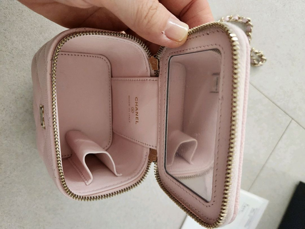 샤넬 베니티 미니백 이미지