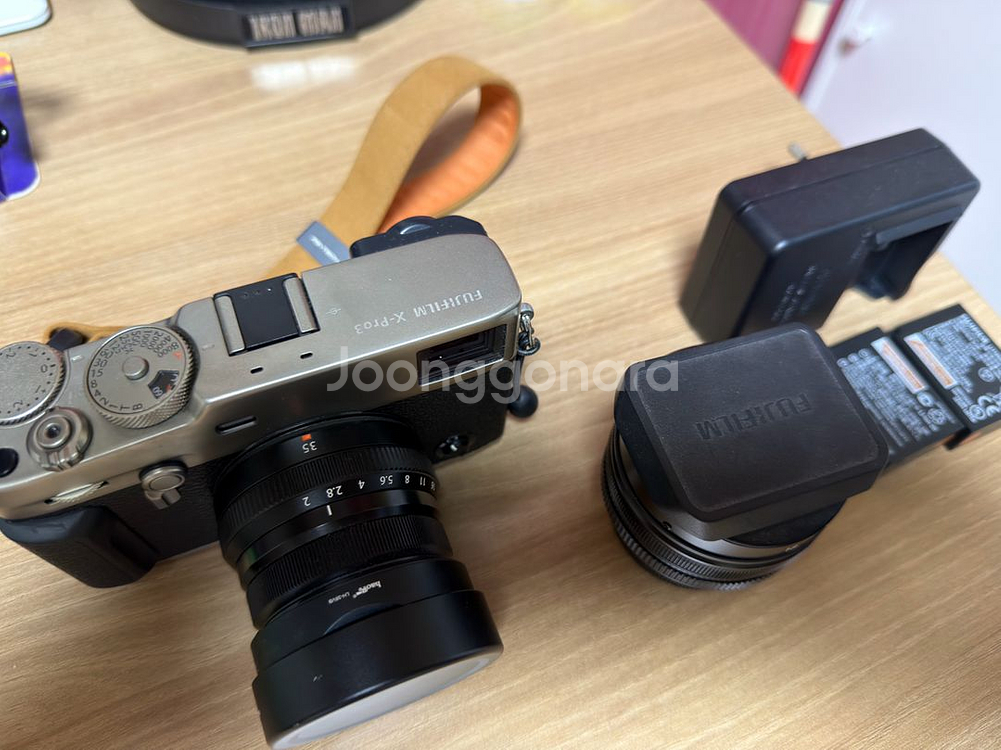 후지필름 X-Pro3 듀라실버 + 35, 18mm렌즈--1