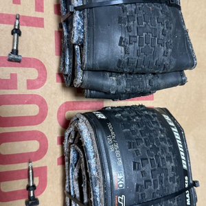 맥시스 램블러 700x40c 그래블 타이어 2개