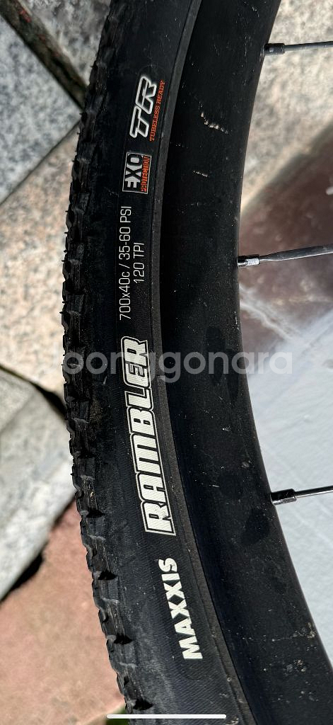 맥시스 램블러 700x40c 그래블 타이어 2개--2