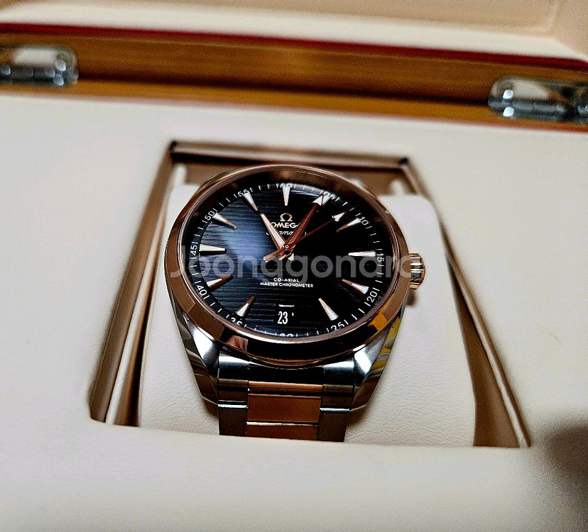 오메가 아쿠아테라 세드나골드 41mm팝니다--3