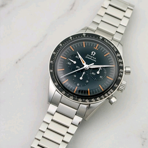 오메가 스피드마스터 fois 시계 판매합니다. 전