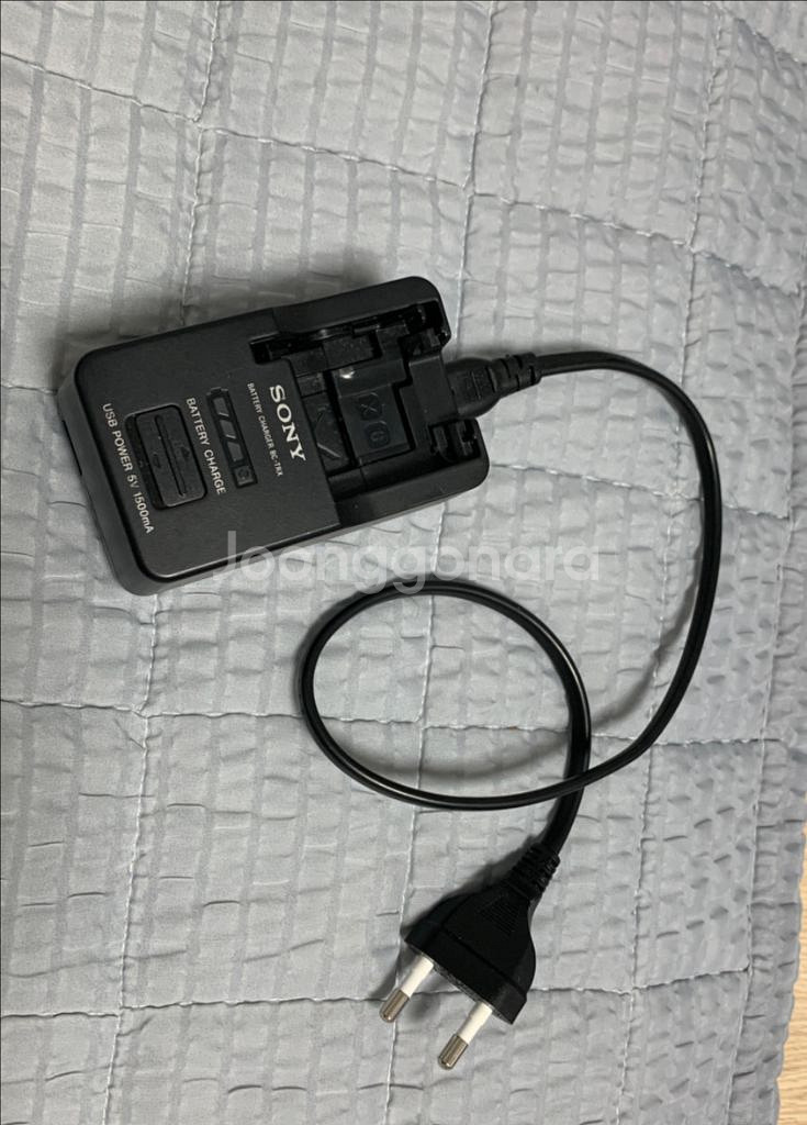 소니 충전기 BC-TRX 팝니다. NP-BX1 베터리--0