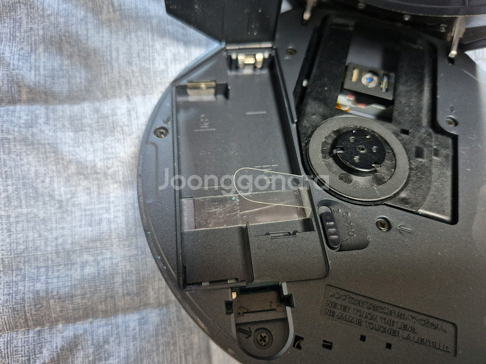 SONY D-E888 보라색상 판매합니다.--5