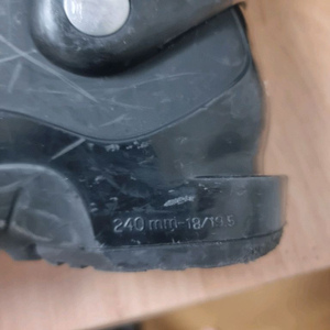 살로몬 아동 스키부츠 팔아요 180-195