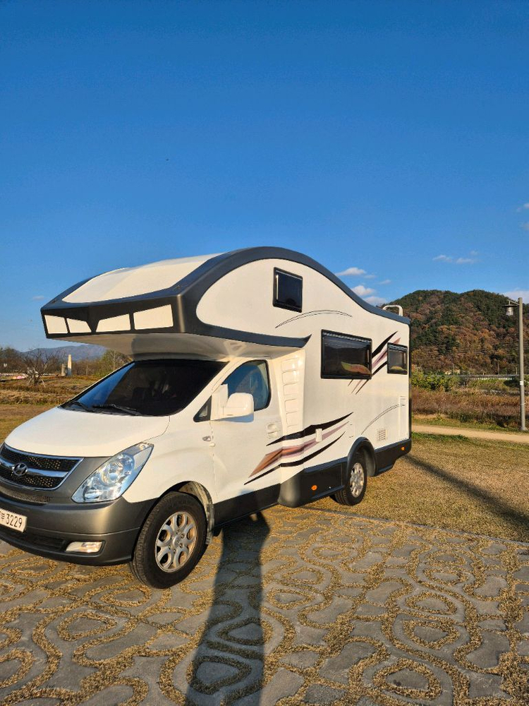 현대 스타렉스 캠핑카 이미지