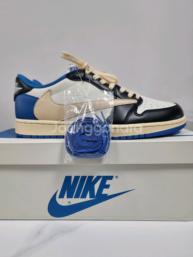 조던 1 x 트래비스 스캇 x 프라그먼트 레트로 로우--0