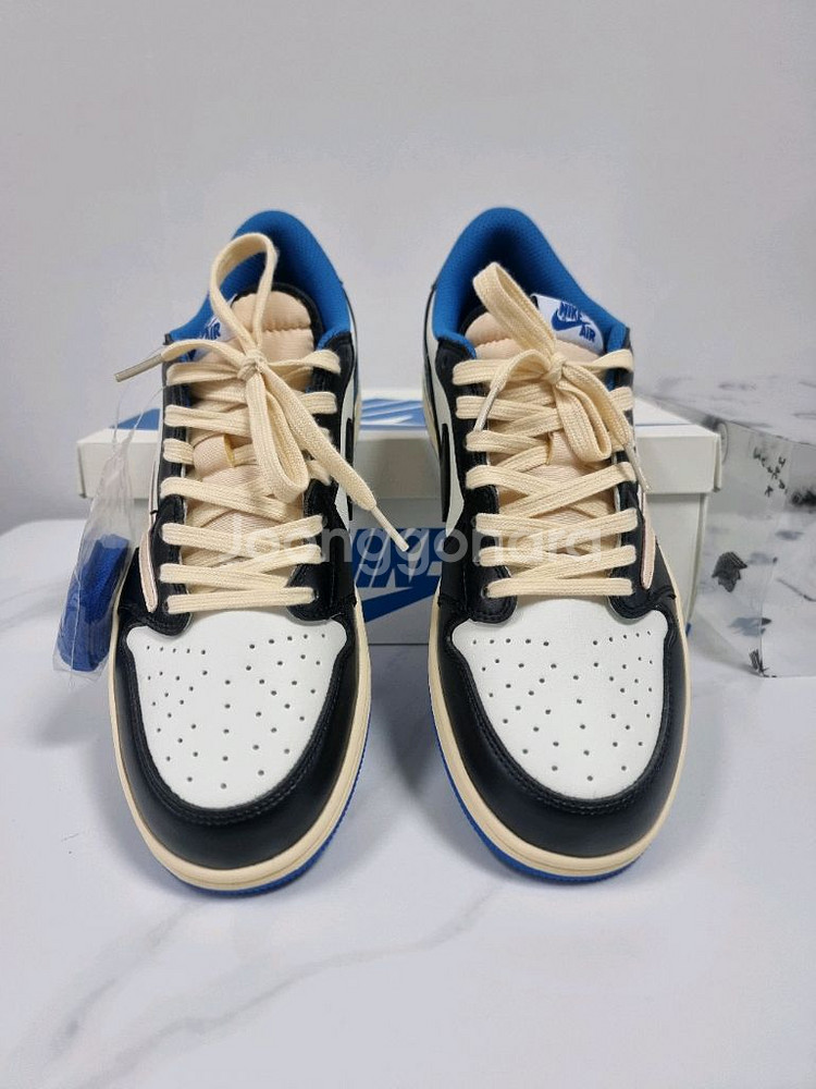 조던 1 x 트래비스 스캇 x 프라그먼트 레트로 로우--3