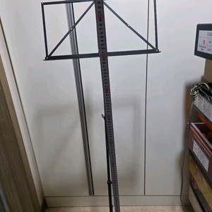 검정색 접이식 보면대 악보대