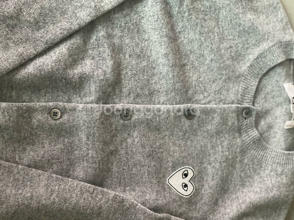 꼼데가르송 화이트와펜 여성 가디건 M사이즈--2