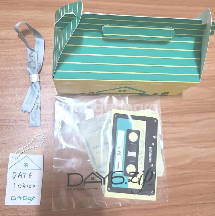 데이식스 10주년 굿즈 풀세트 (택포가)--2