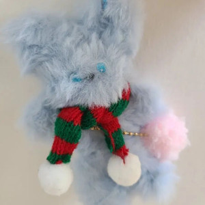 하늘색 모루인형 소품 포함 (택포가)