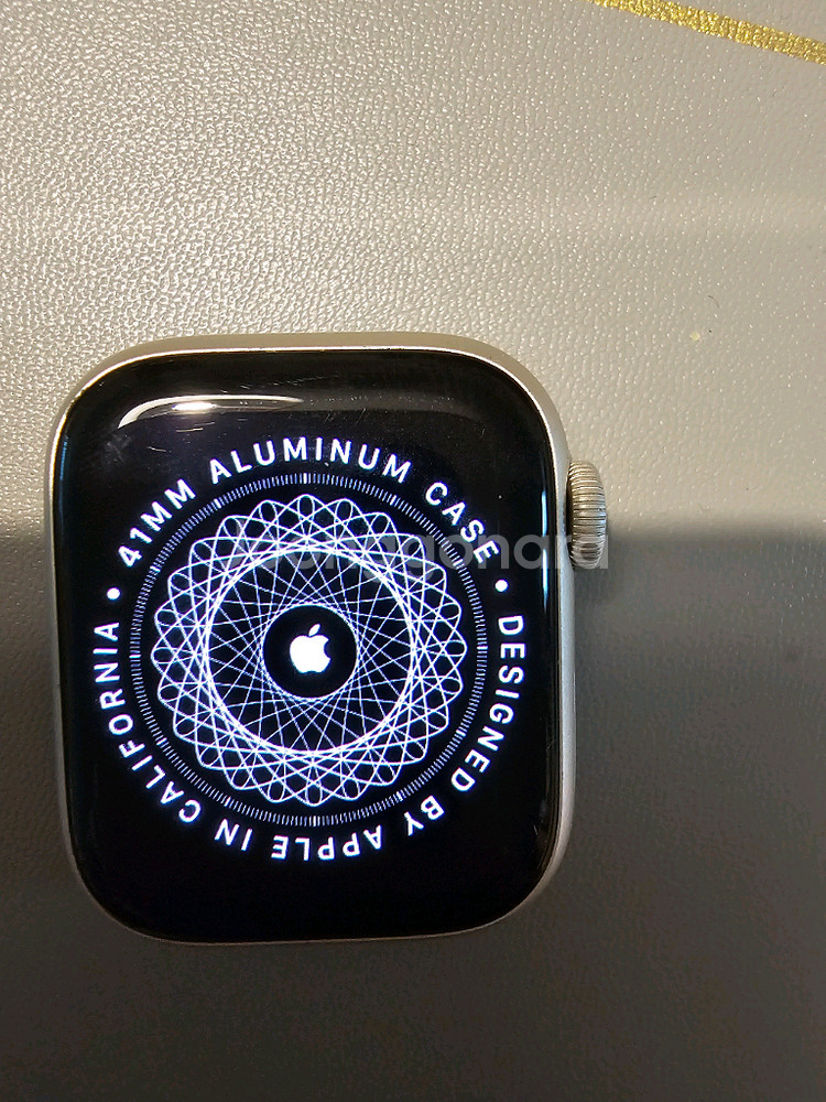 애플워치 시리즈9 GPS 41mm 스타라이트 (애케플 포함) 팝니다.--0