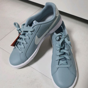 [새상품] 나이키 운동화 _ 255 사이즈