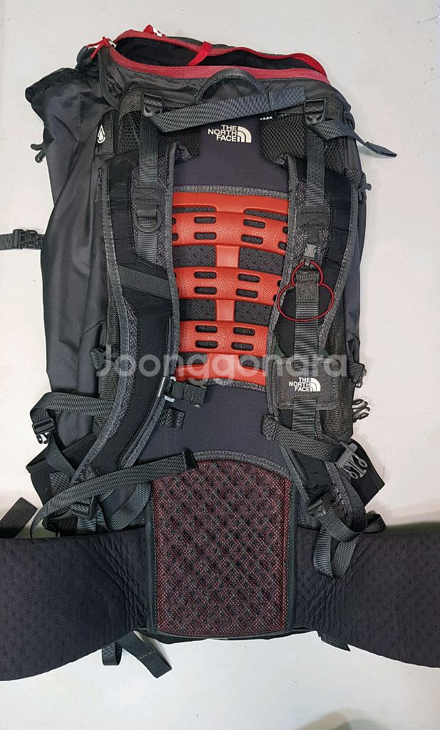 노스페이스 등산 경량 배낭 skareb 50--1
