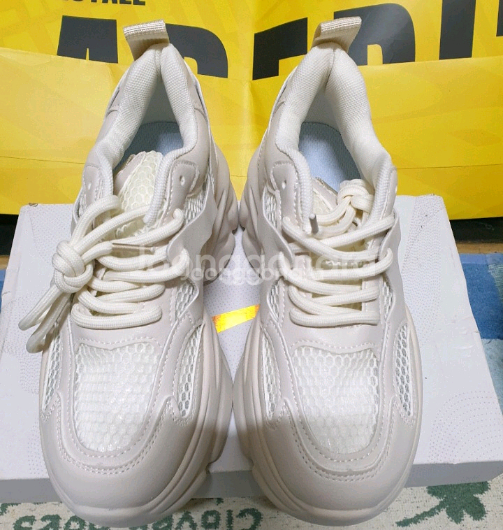 아이보리색 여성 스니커즈230 무료배송 수수료무료--0