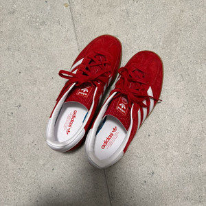 아디다스 가젤 인도어 스칼렛