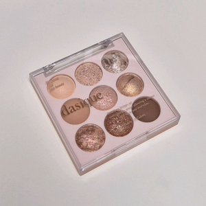 데이지크 아몬드 바닐라 섀도우 팔레트