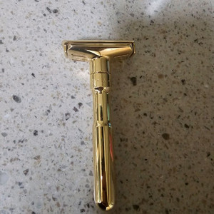 머쿠어 푸터 금장 안전면도기