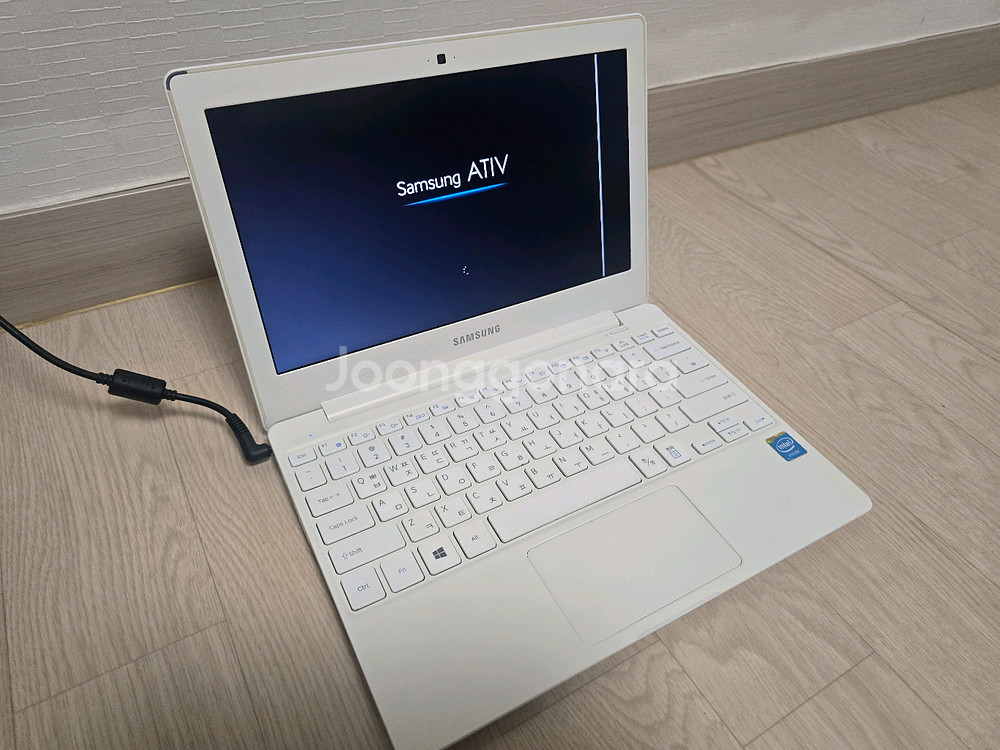 삼성 노트북 NT110S1J 화이트--1