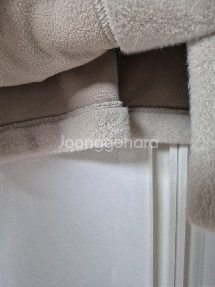 유니클로 노칼라 에코퍼 자켓 아이보리 XL--3