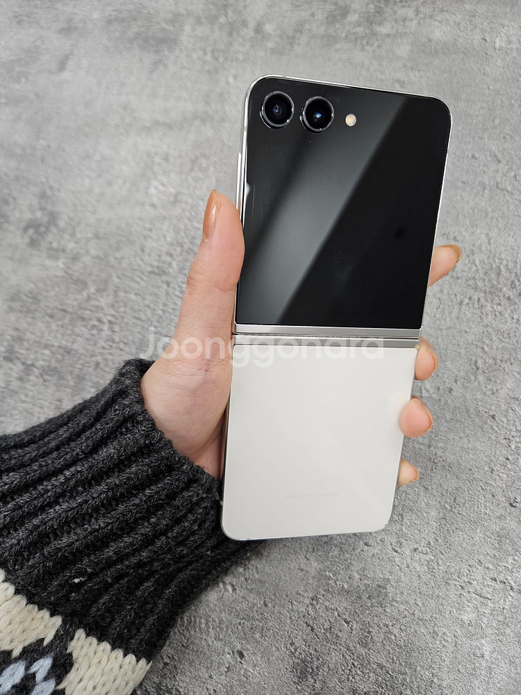 S급 삼성 갤럭시Z플립5 판매 도매가 중고폰--0