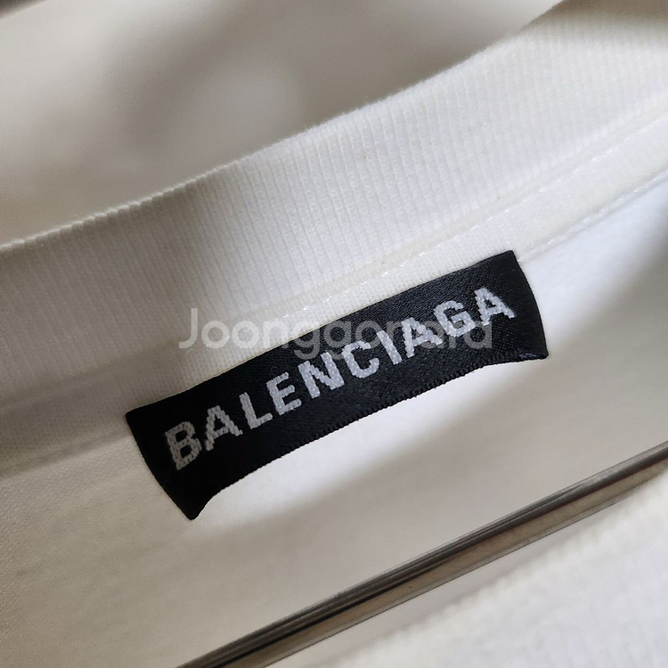 발렌시아가 웨이브 로고 반팔티 L--3