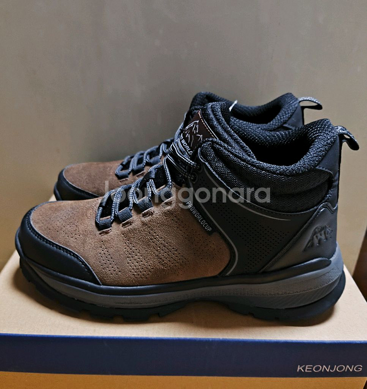 (새상품)등산화 260사이즈 프로월드컵 트레킹화 운동화--1