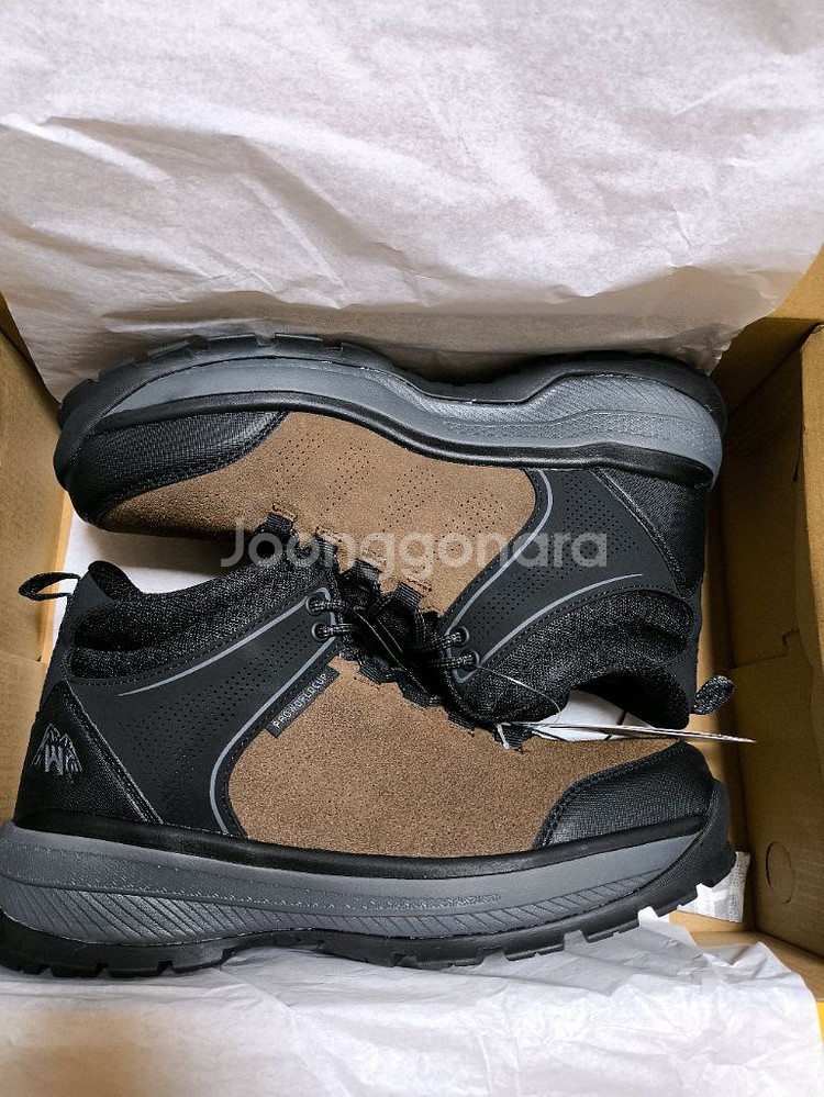(새상품)등산화 260사이즈 프로월드컵 트레킹화 운동화--2