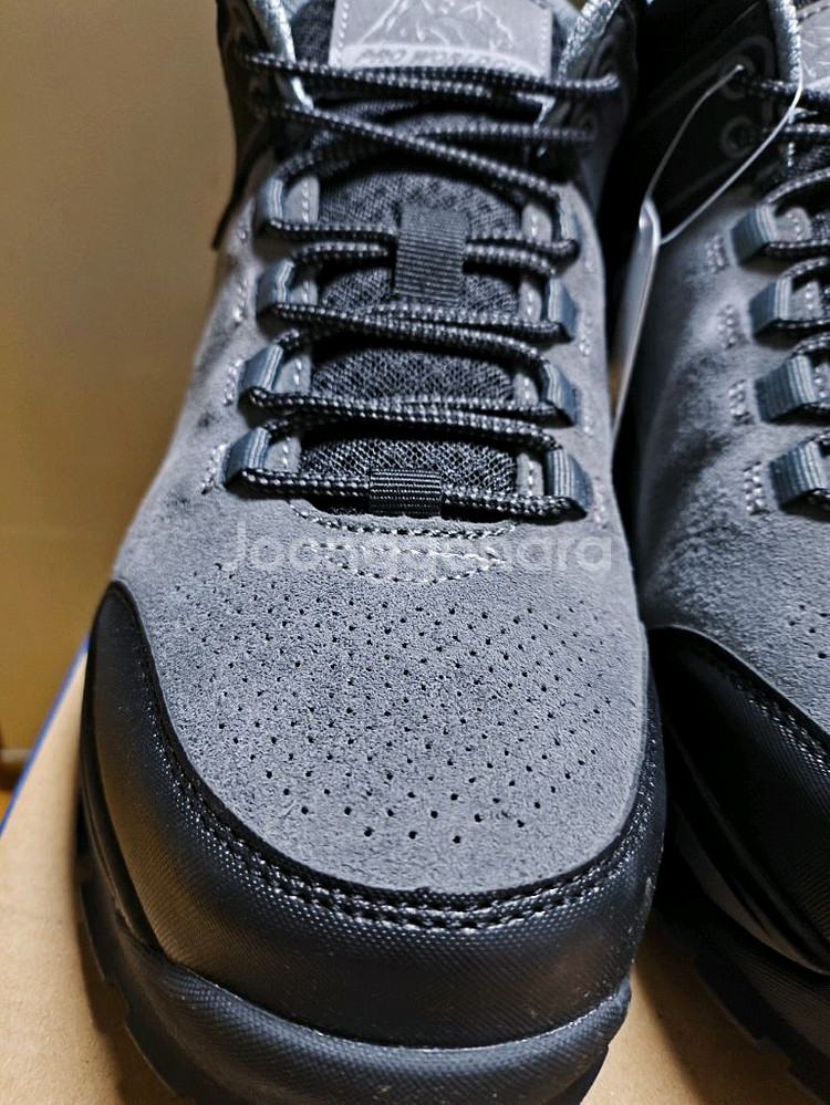 (새상품)등산화 270 트레킹화 프로월드컵 운동화--5