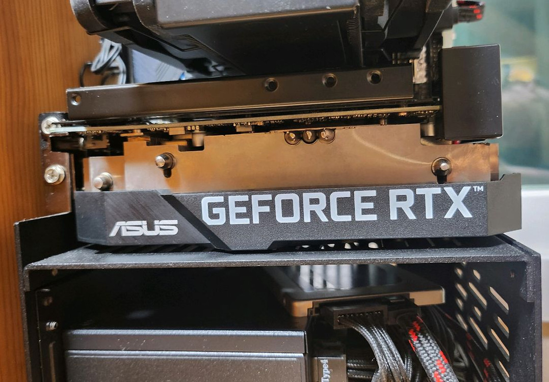 ASUS RTX 3060 Phoenix 원팬 ITX--2