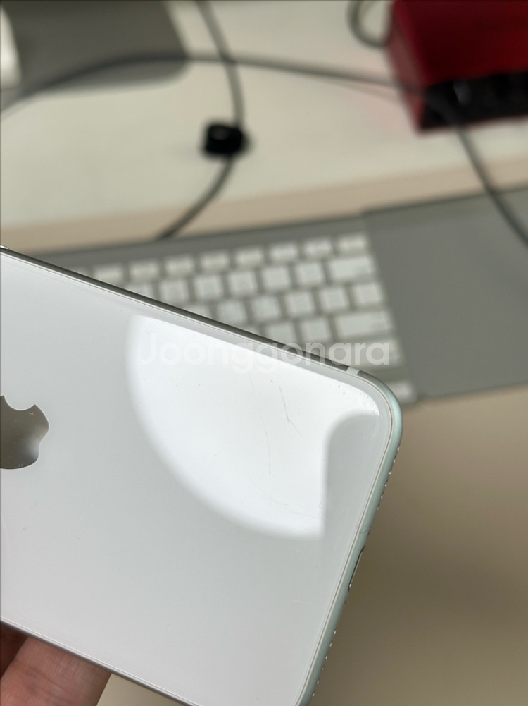 아이폰 se2 화이트 256gb A급 배터리 100%--7