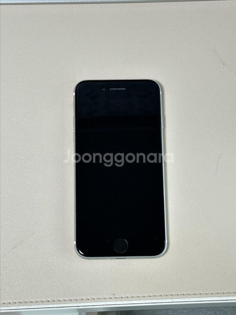 아이폰 se2 화이트 256gb A급 배터리 100%--10