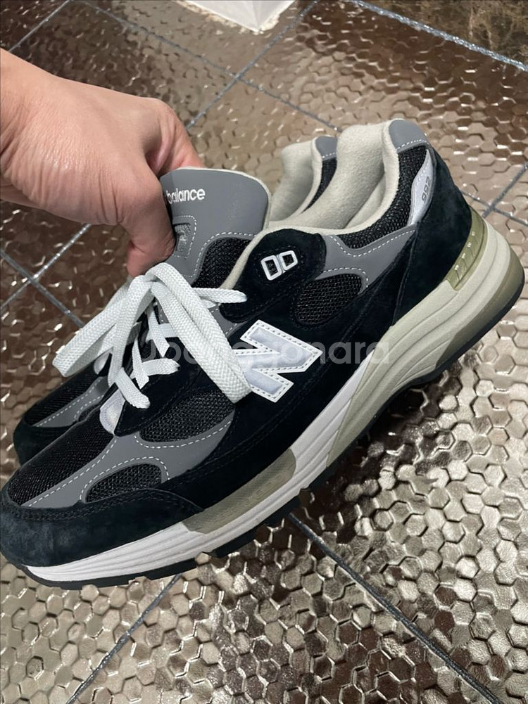 뉴발란스 992 블랙 300사이즈--1